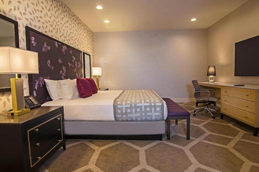 Resort Orleans And Casino Las Vegas