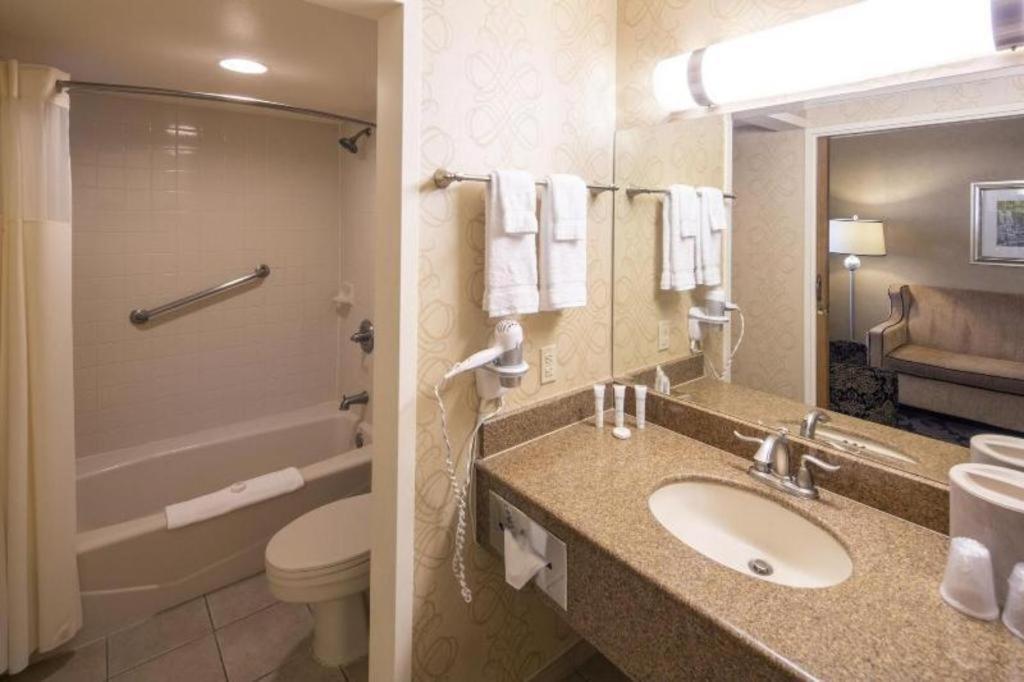 Orleans And Casino Resort 3*