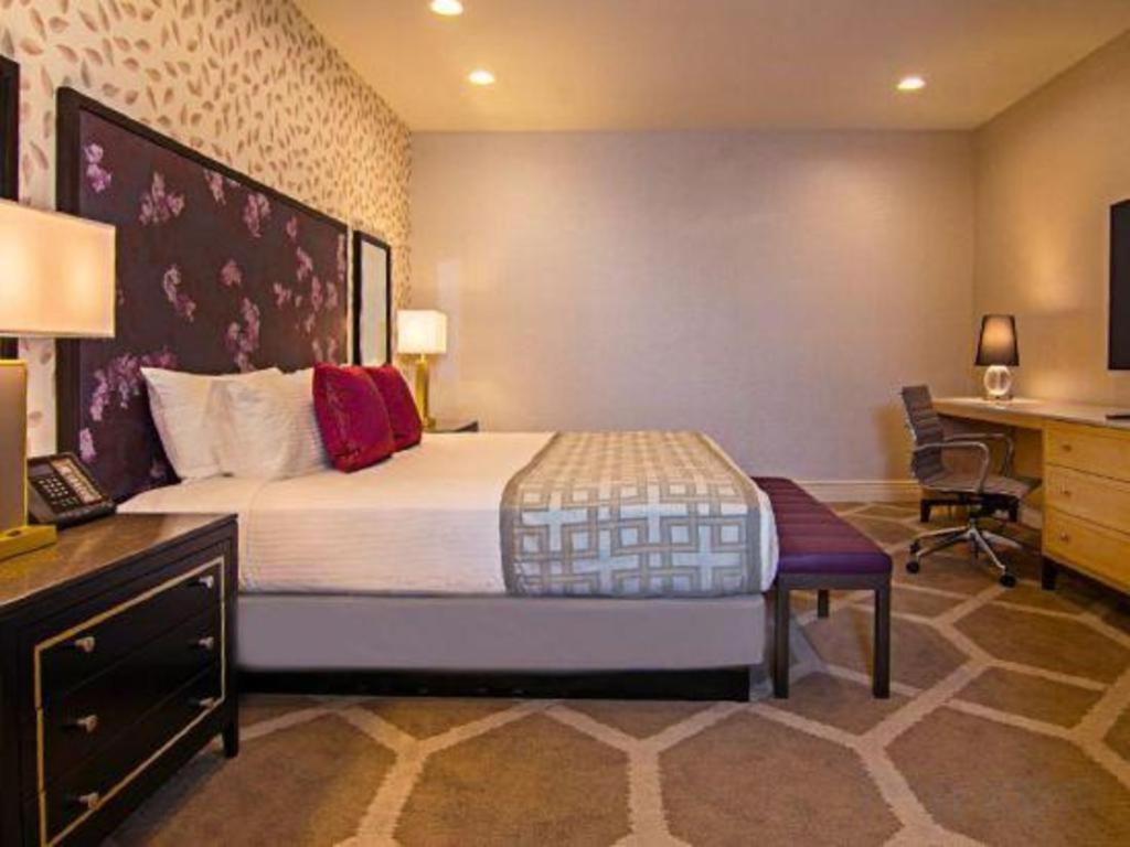 Orleans And Casino Resort 3*